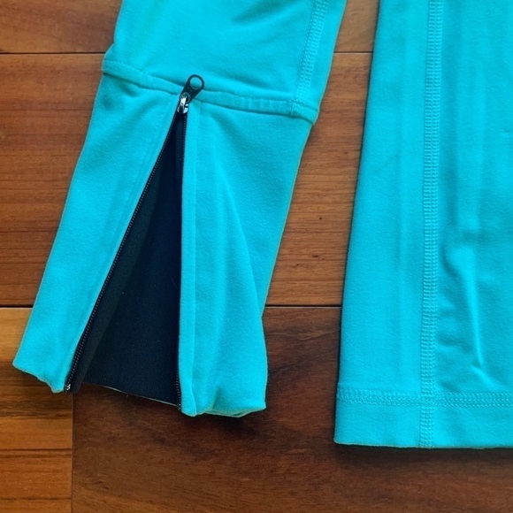 Zobha Essential zip up Jacket - Picture 9 of 10